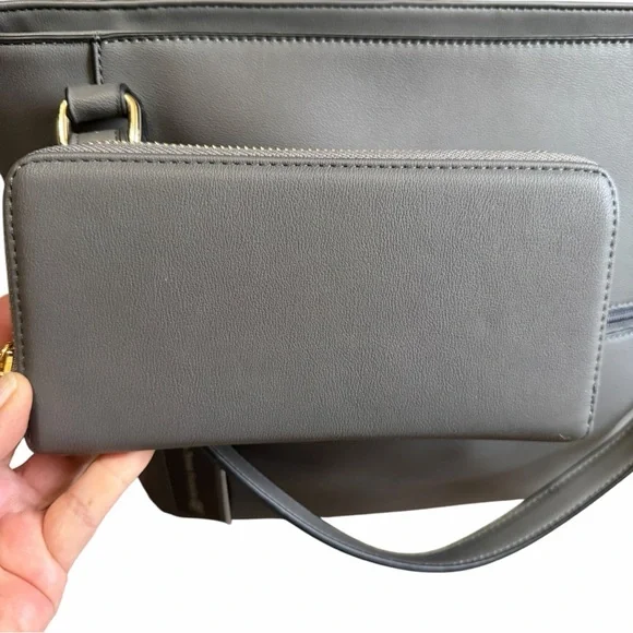 Elegant Gray Tote Bag with Wallet - Picture 3 of 15